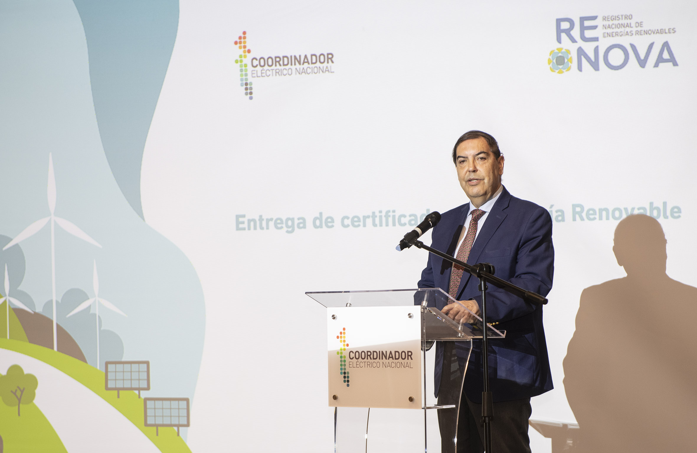 Imagen Energía renovable trazada por plataforma RENOVA se duplica