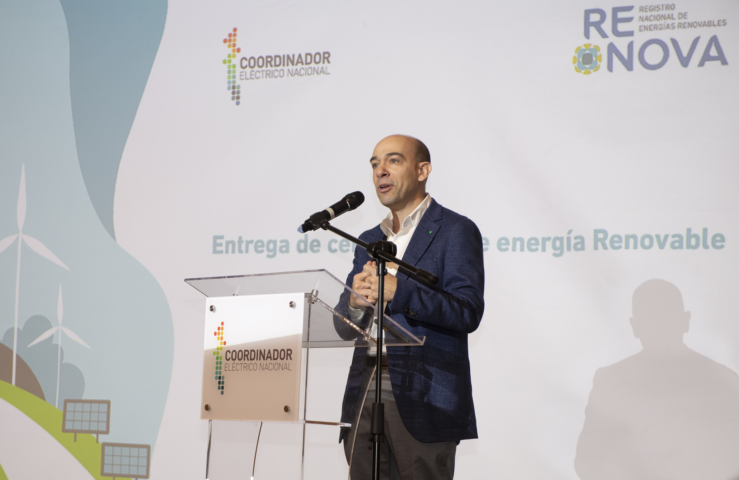 Imagen Energía renovable trazada por plataforma RENOVA se duplica